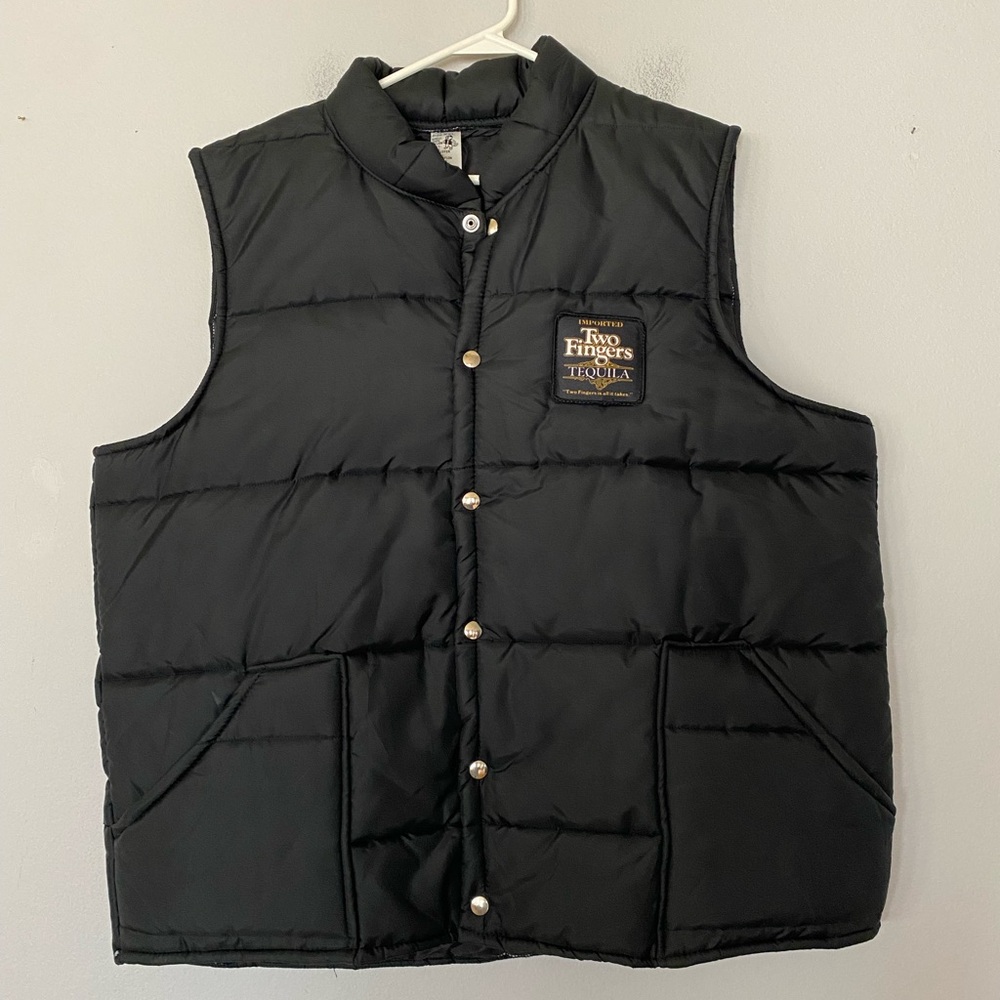 Two Fingers Tequilla Men’s 2XL Promotional Puffer Vest, Black, Snap Front